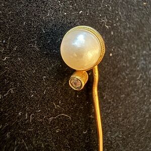 Elegant Gold and Pearl Women's Jewelry